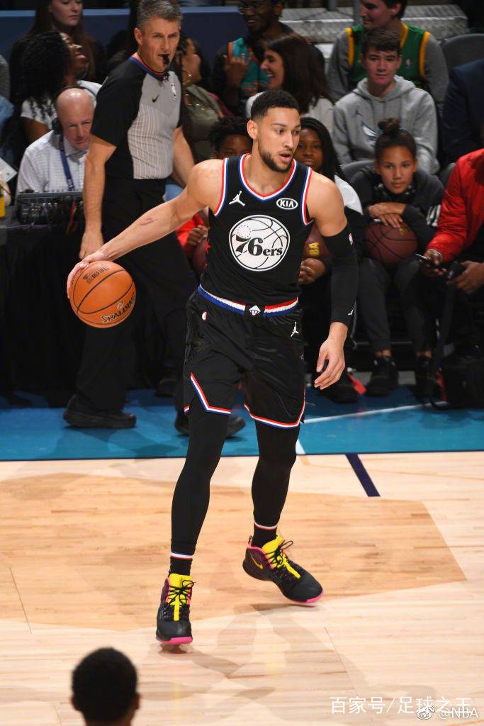 从加时末段山东男篮远射贴柱到赛后塞维利亚备战NBA常规赛,风云突变西汉姆今晚战术微调的简单介绍 从加时末段山东男篮远射贴柱到赛后塞维利亚备战NBA常规赛,风云突变西汉姆今晚战术微调的简单介绍