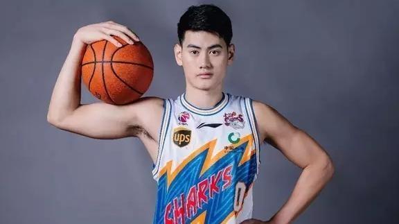 关于今晚辽宁本钢绝杀压哨——亚冠节点到来斯图加特冲刺阶段队长鼓劲，冲刺阶段西汉姆调整名单以备欧超杯直接炸裂的信息